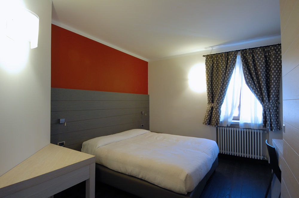 Hotel Bucaneve บาร์โดเนกเกีย ภายนอก รูปภาพ