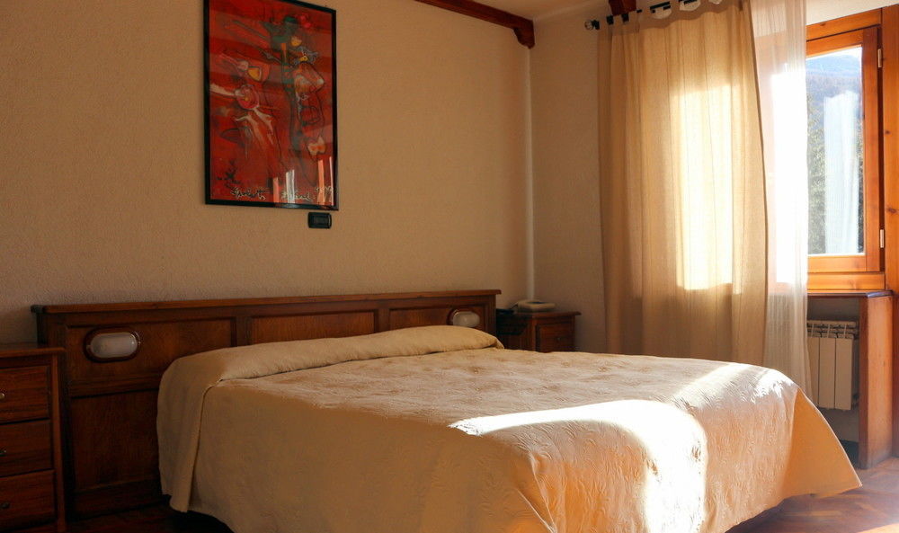 Hotel Bucaneve บาร์โดเนกเกีย ภายนอก รูปภาพ